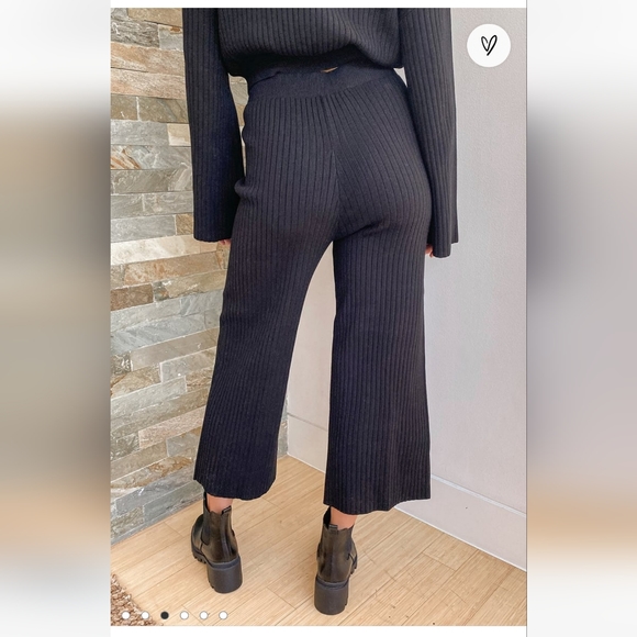 Wide Leg Pants With top - Picture 3 of 9